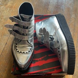 Silver TUK 3 Buckle boots size 9 women’s / size 7 men’s